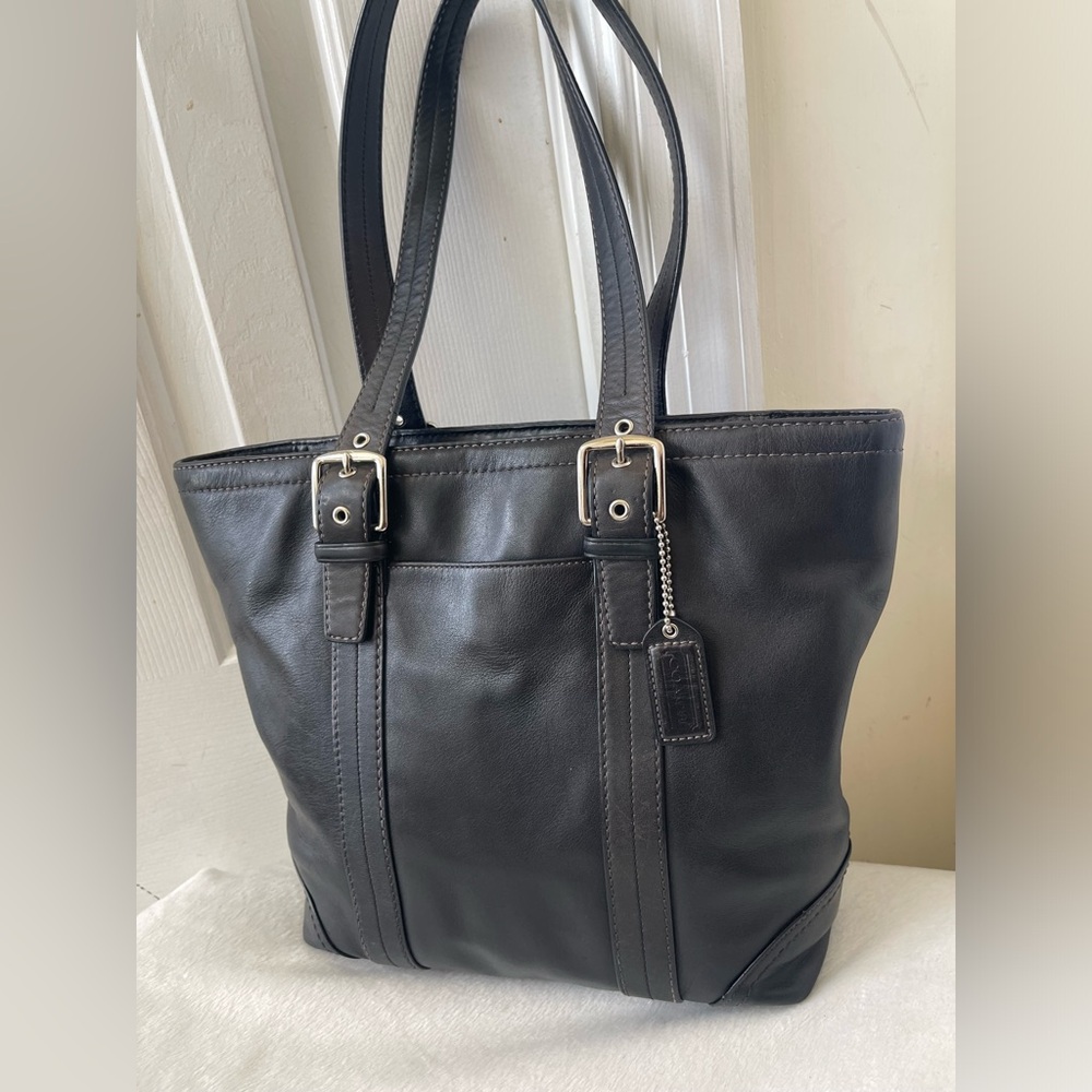 Coach Hampton Vintage Black Leather Tote - Picture 2 of 12
